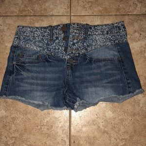 Doesn’t fit, never been worn